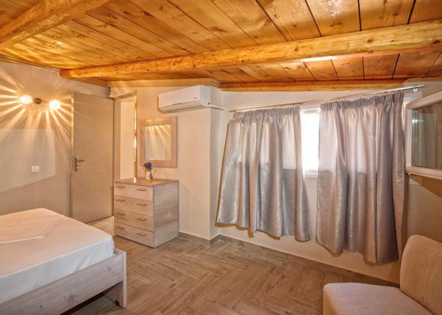 Efi Apartments Agios Gordios  Extérieur photo